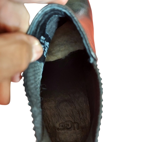 The UGG Cobie II Women’s Ankle Boots high heels Chelsea StyleExcellent Conditio - Picture 10 of 16